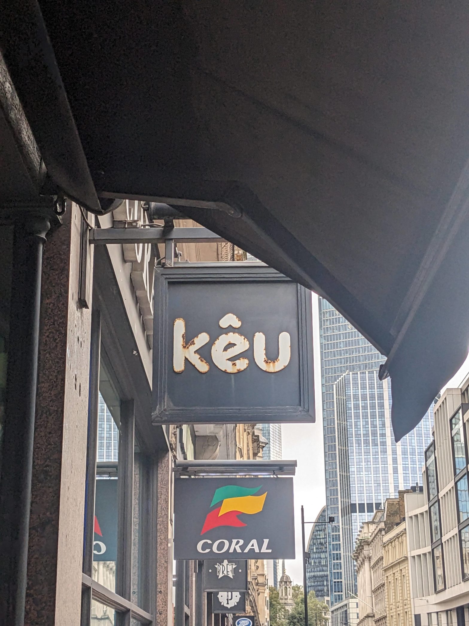 Keu's entrance